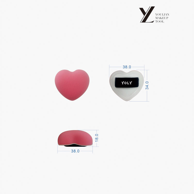 В чем разница между пуховкой для макияжа и спонжем для макияжа